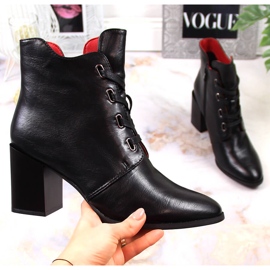 Crne izolirane ženske čizme na stupu M. Daszyński crno 1