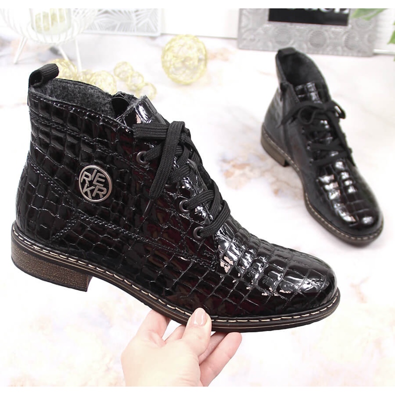 Kožne lakirane čizme za žene izolirane crne kroko Rieker 71205-00 crno 1