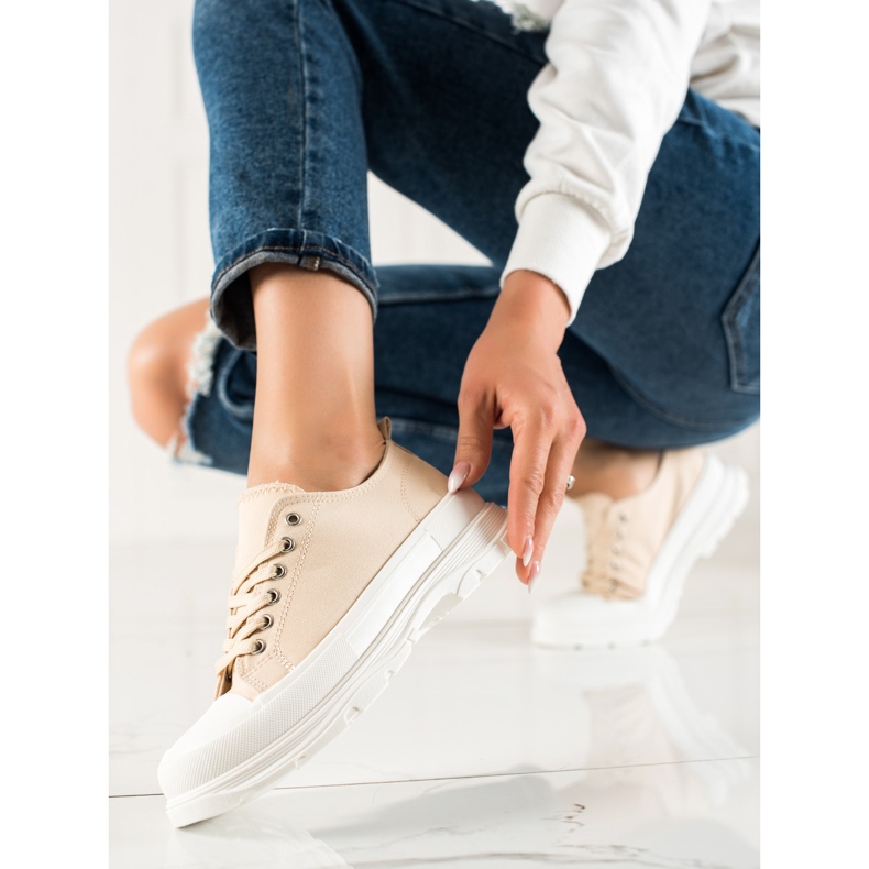 TRENDI Bež tenisice na platformu 1