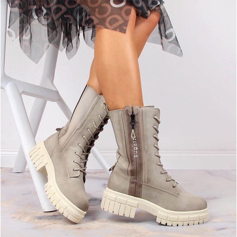 Udobne ženske tenisice na platformu, izolirane bež Bugatti KK253096 1