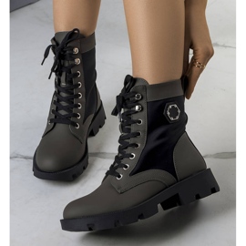 BM Zelene, izolirane čizme iz Oroza crna zelena 1