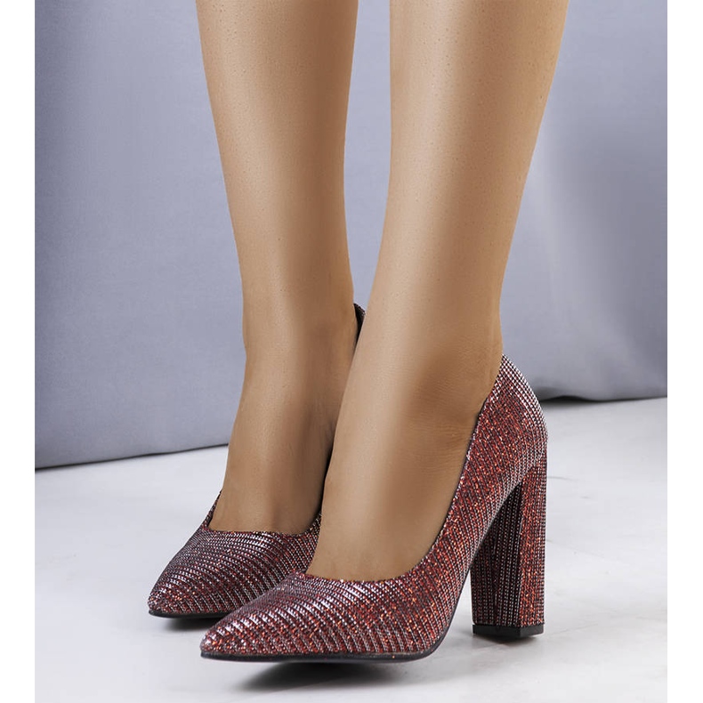 Crvene salonke na stupu Theiss crvena 1