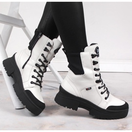 Ženske bijele nepromočive kožne čizme Rieker Revolution W0374-80 bijela crno 1