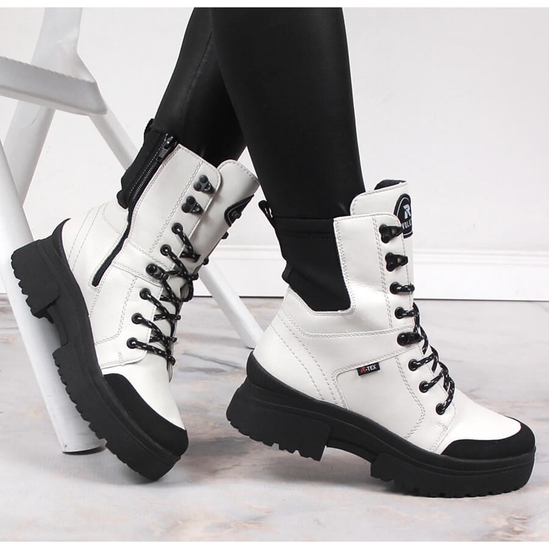 Ženske bijele nepromočive kožne čizme Rieker Revolution W0374-80 bijela crna 1