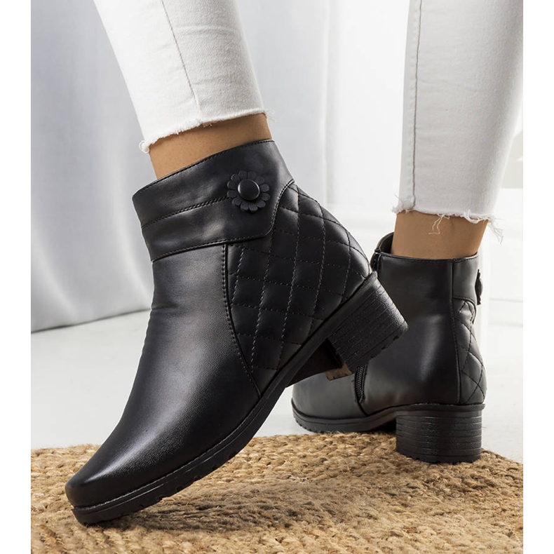 BM Larryjeve crne izolirane čizme crna 1