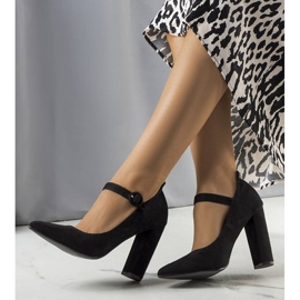 BM Crne cipele s kaiser remenom crno 1