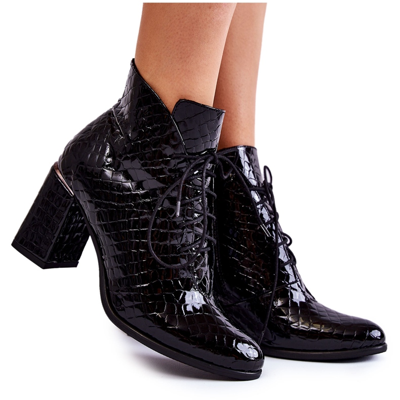 PA2 Ženske crne lakirane čizme na petu crna 1