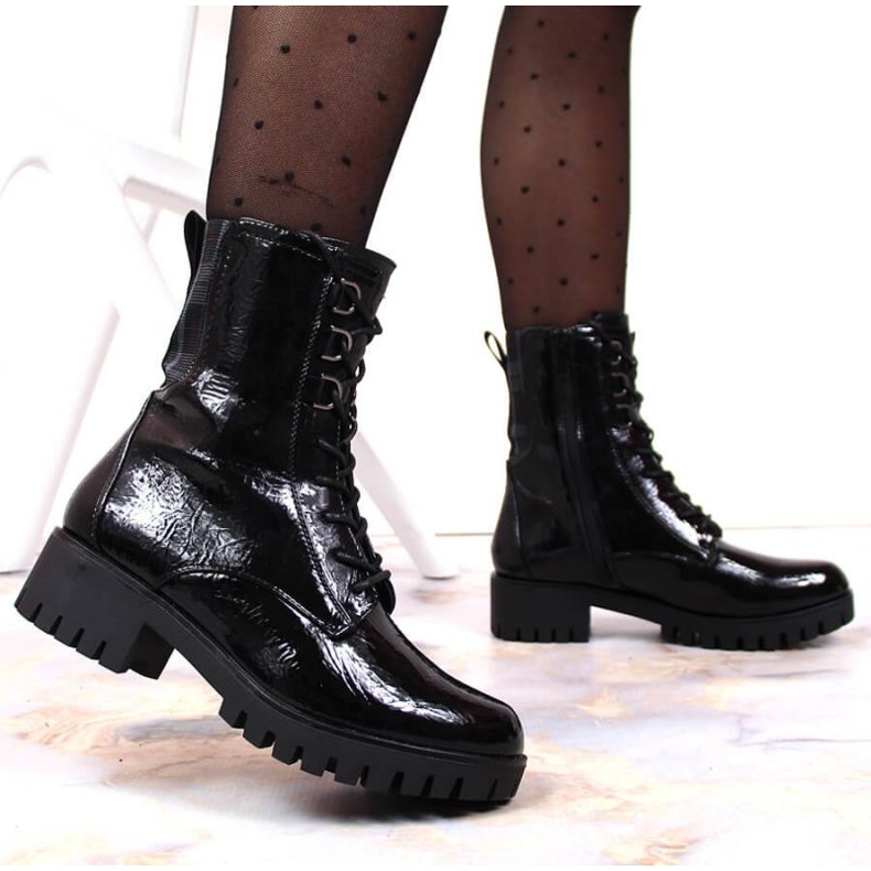 Izolirane lakirane gležnjače Jezzi W JEZ369 crno 2