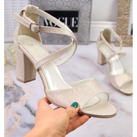 Ženske zlatne sandale na štap Azali 2941 bež zlatna 1