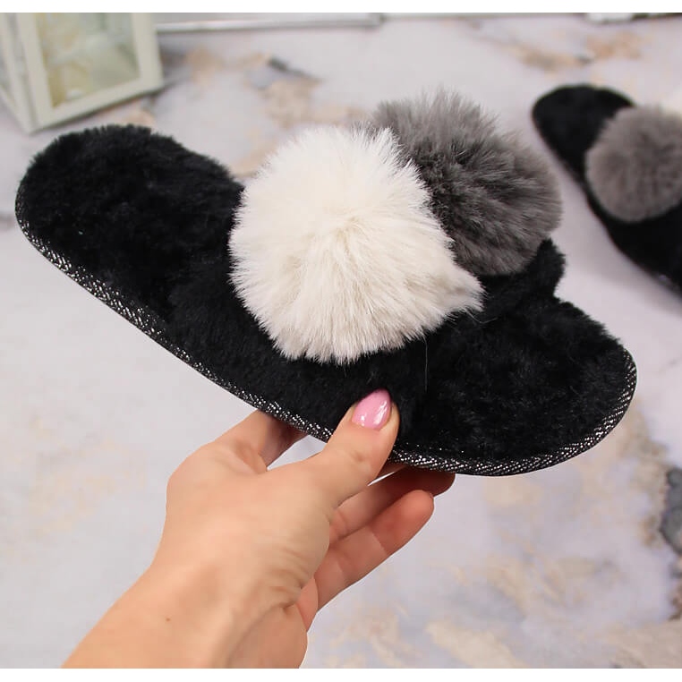 BM Ženske krznene papuče s pomponima crne Stella crno 1