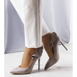 BM Sive štikle s volanima iz Jasmisa siva 1