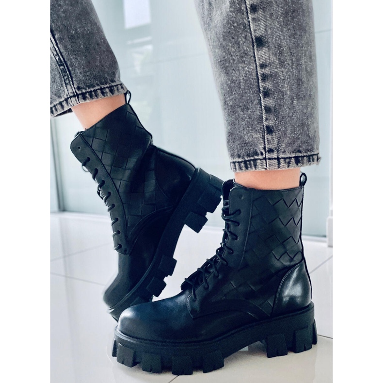 BM Alfre Black Lace-up Workers crna 1