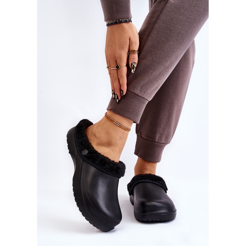 PM2 Ženske tople pjenaste papuče Crocs Black Cova crno 1