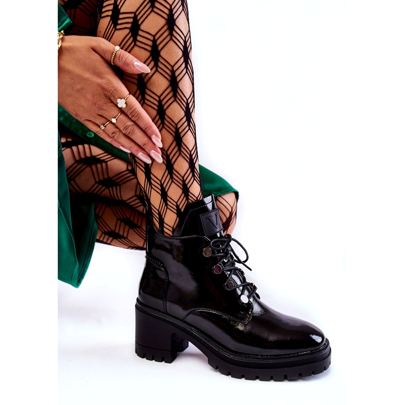 Vinceza Lakirane tople čizme na vezanje crne Ragnhild crno 3