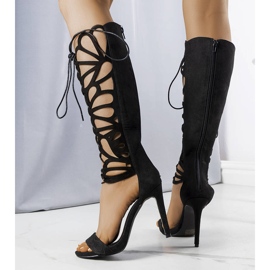 BM Crne sandale s ukrasnim gornjištem iz Julia crno 1