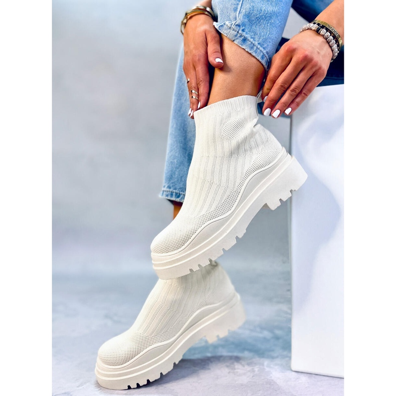 BM Withers Beige rastezljive gležnjače bež 2