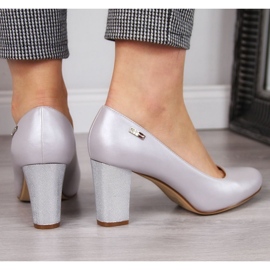 Pumpe na srebrnom bisernom stupcu Sergio Leone srebro 2