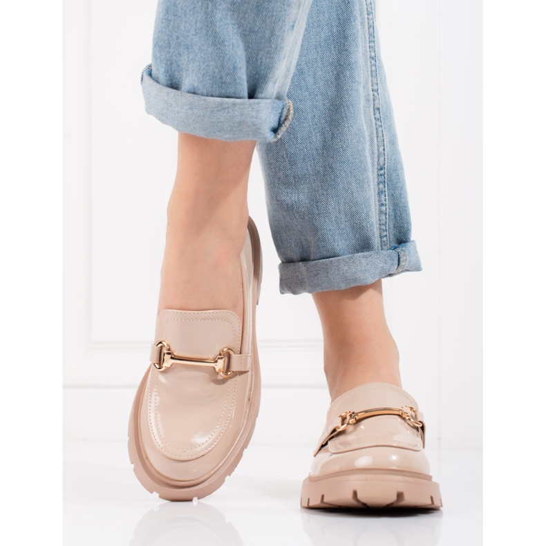 Bež lakirane cipele iz Sheloveta 1