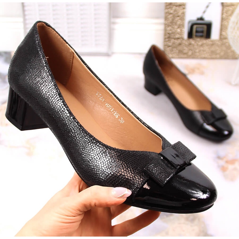 Ženske crne cipele na visoku petu Vinceza 10517 crno 1