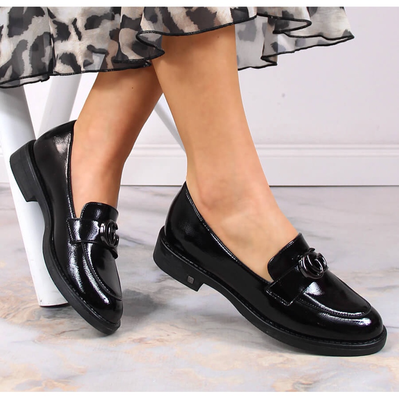 Crne lakirane mokasine za žene Potocki SZ12020 crna 1