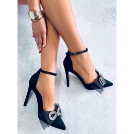 Seastar Triana crne pete s mašnom od tila crno 1