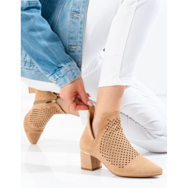 Ažur ženske čizme na nisku Vinceza bež petu 1