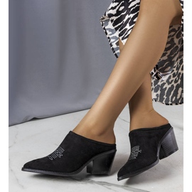 Crne tobogane s prednjom stranom od Linde crna 1