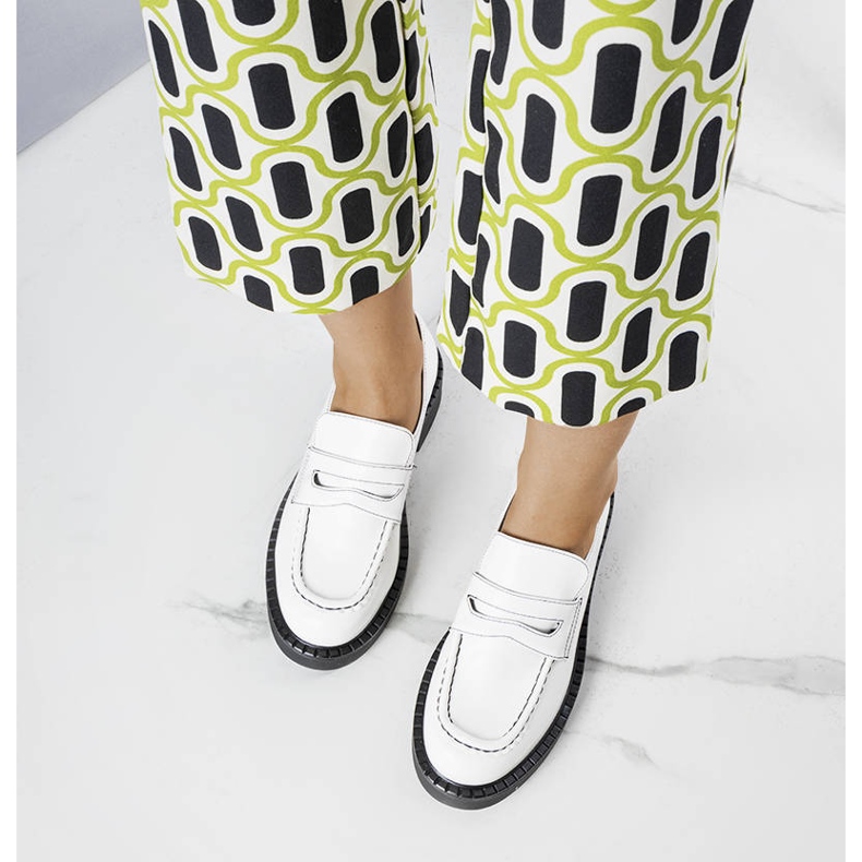 Bl&Ki Viola bijele lakirane cipele bijela 1