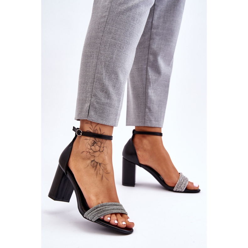 Elegantne sandale s visokim potpeticama od kubičnog cirkonija crne boje Laurene crno 2