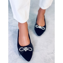 BM Maura Balerinke s crnom mašnom 1