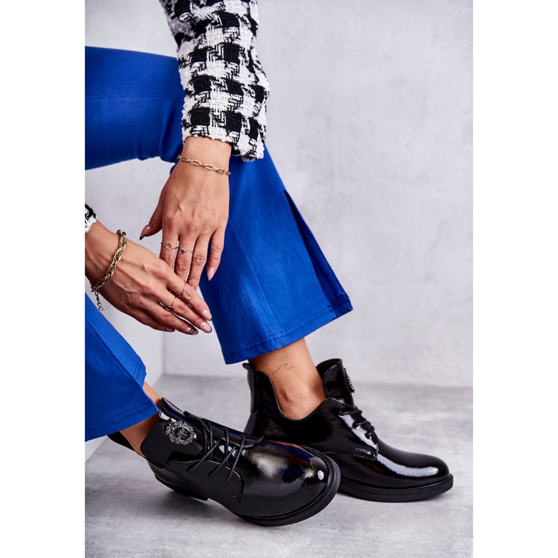 Vinceza Lakirane čizme na vezanje s izrezima crne Fabiana crno 3