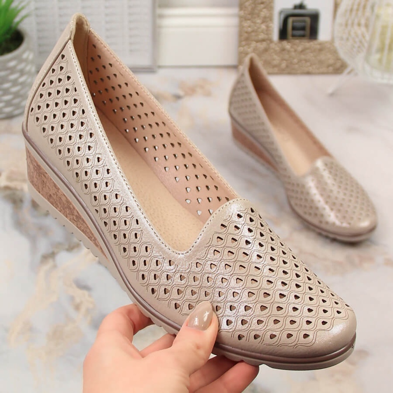 Ženske svjetlucave bež cipele s otvorenim klinčićima Potocki SZ12018 2