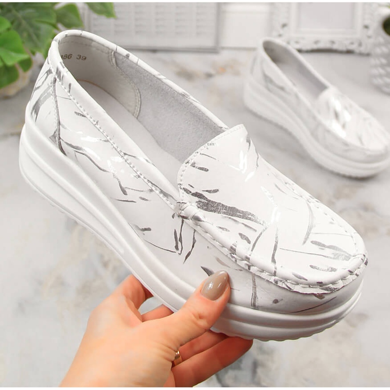 Ženske kožne mokasine na platformu bijele Artiker 50C1886 bijela 1