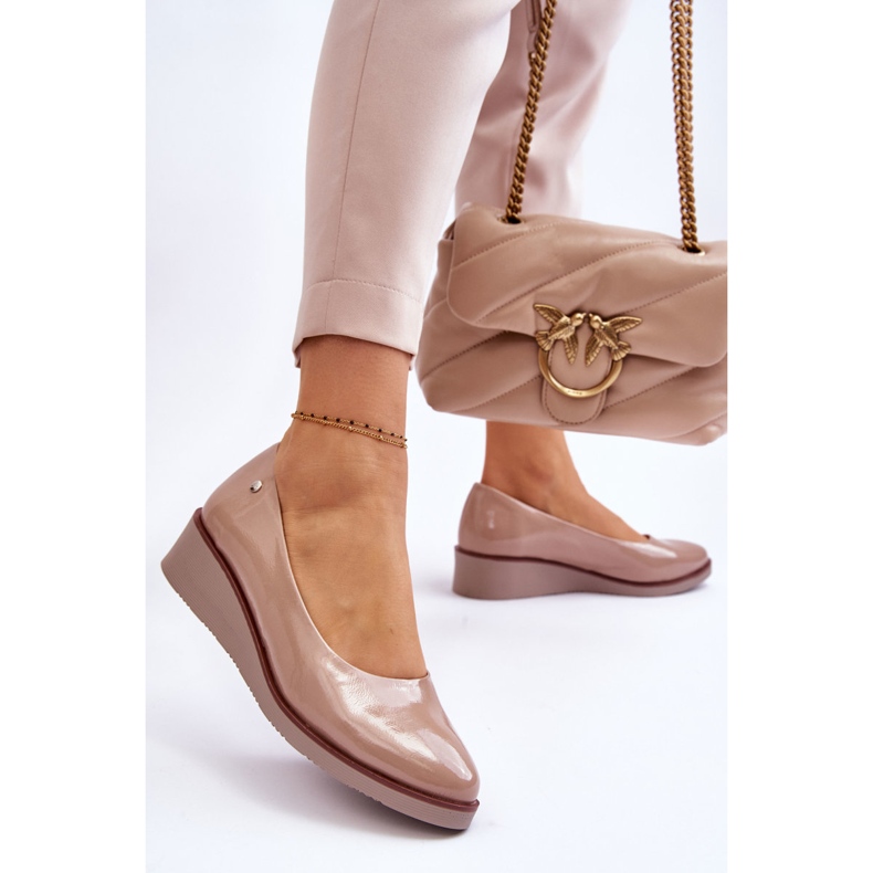 Vinceza Klasične patentirane cipele na klin, bež Paola 2