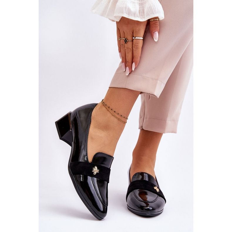 Vinceza Crne lakirane kožne cipele na nisku petu s ukrasom Doria crno 1