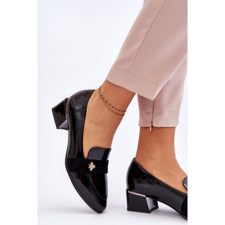 Vinceza Crne lakirane kožne cipele na nisku petu s ukrasom Doria crna 2