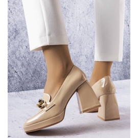 Vinceza Bež lakirane cipele od Vinceze 1