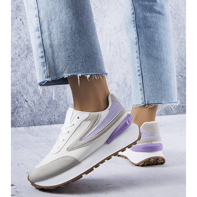 Bijele tenisice na debljem potplatu marke Moore bijela 1