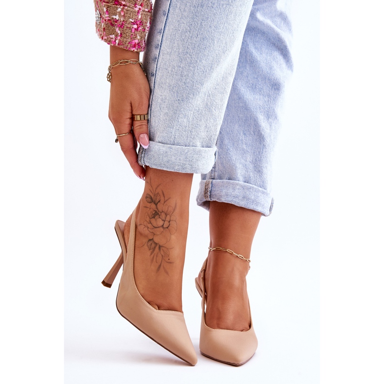 FS1 Klasične bež Whitley štikle na špic 1