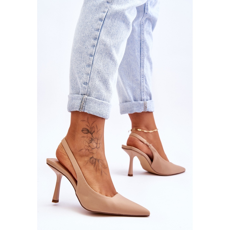 FS1 Klasične bež Whitley štikle na špic 2