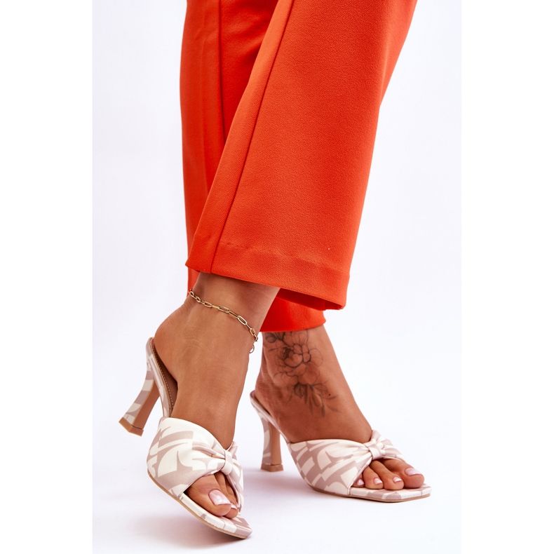 Moderne visoke potpetice u bež Floria printu 2