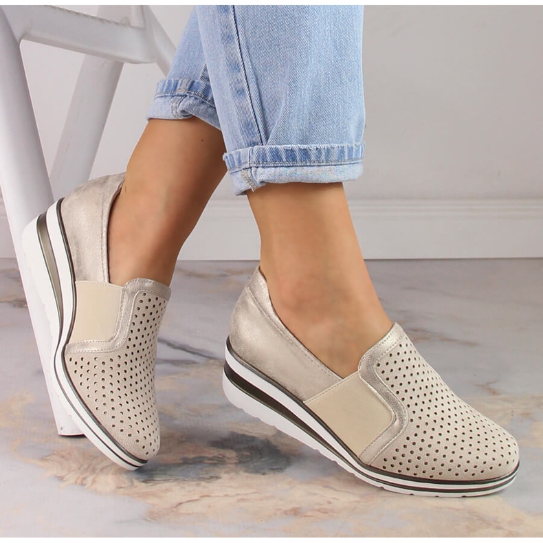 Ženske zlatne ažurne cipele na wedges Jezzi MR1738-17 zlatna 1