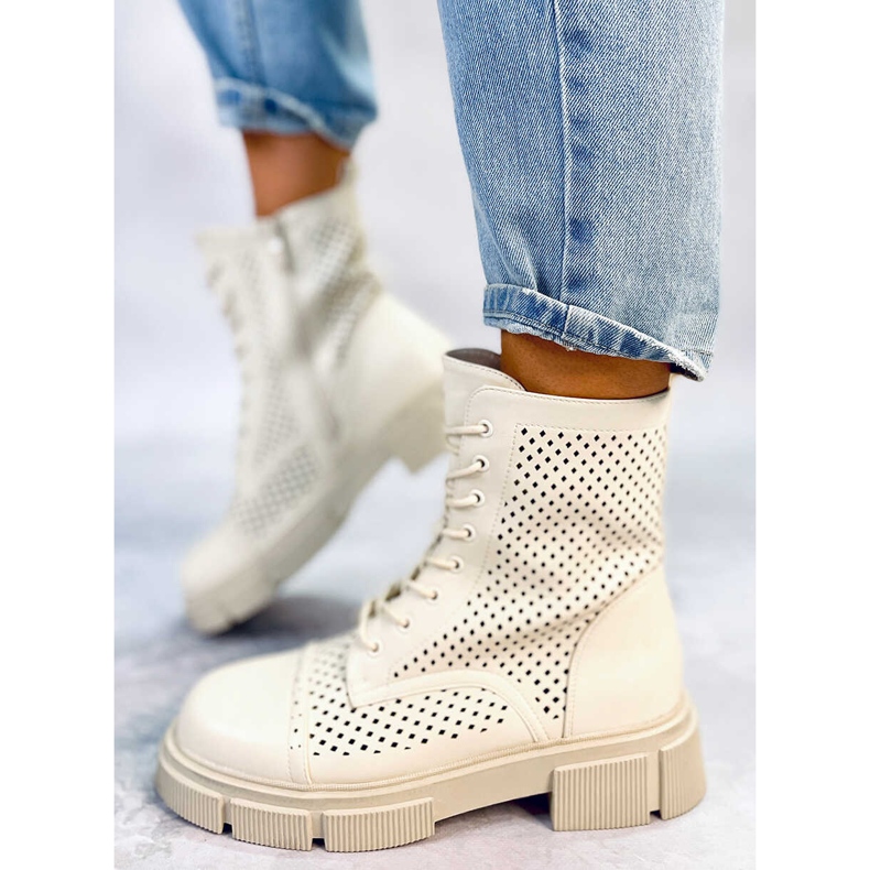 BM Wyman bež čizme s otvorenim vezanjem 1