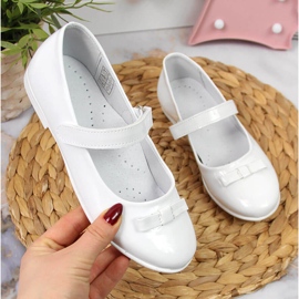 Balerinke za pričest za djevojčice na čičak bijele boje Kornecki 6493 bijela 1