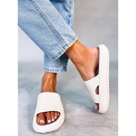 BM Yang bijele papuče s jastučićima bijela 2