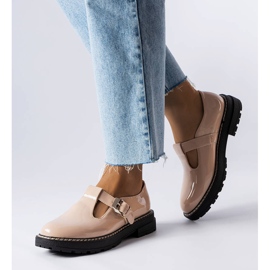 PA1 Bež lakirane cipele iz Vadena 1