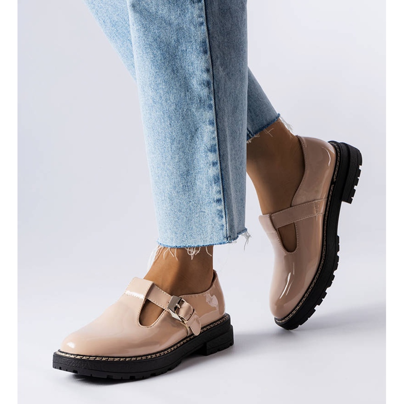 PA1 Bež lakirane cipele iz Vadena 1