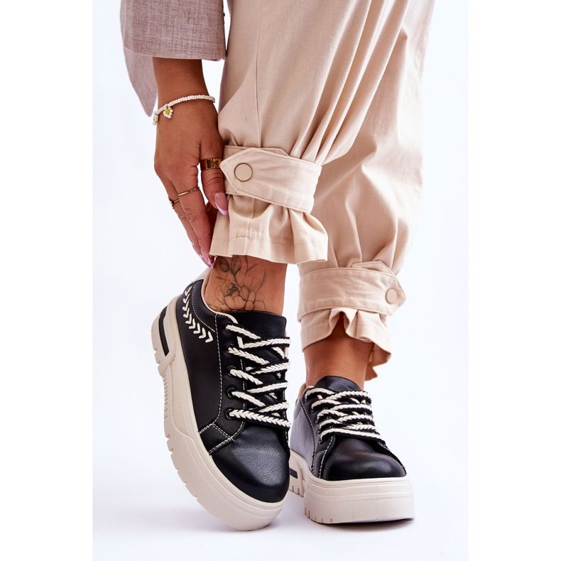 FG2 Udobne ženske sportske cipele na platformu crno-bež Devan 1