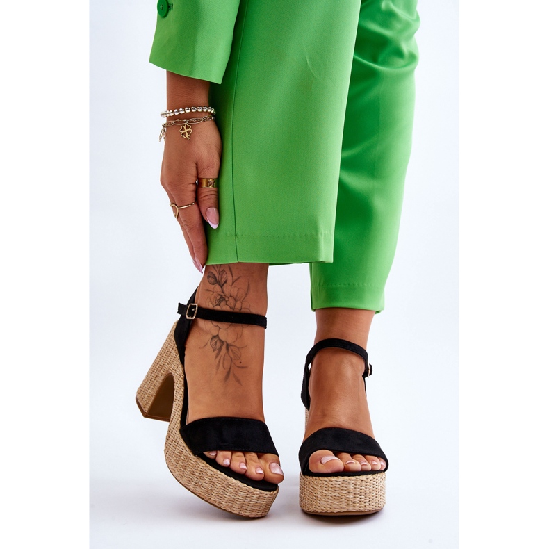 FI1 Udobne sandale od brušene kože na masivnoj crnoj šipki Elishia crna 1