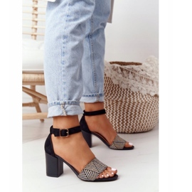 EVE Crne sandale za medeni mjesec s pletenicama na šanku crno 3